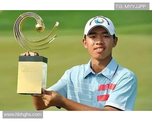 足球天才少年崛起从小练习到成为球场巨星的成长故事