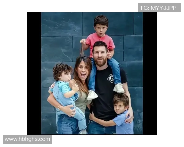 足球巨星背影独特风采展现神秘魅力的瞬间精彩头像展示